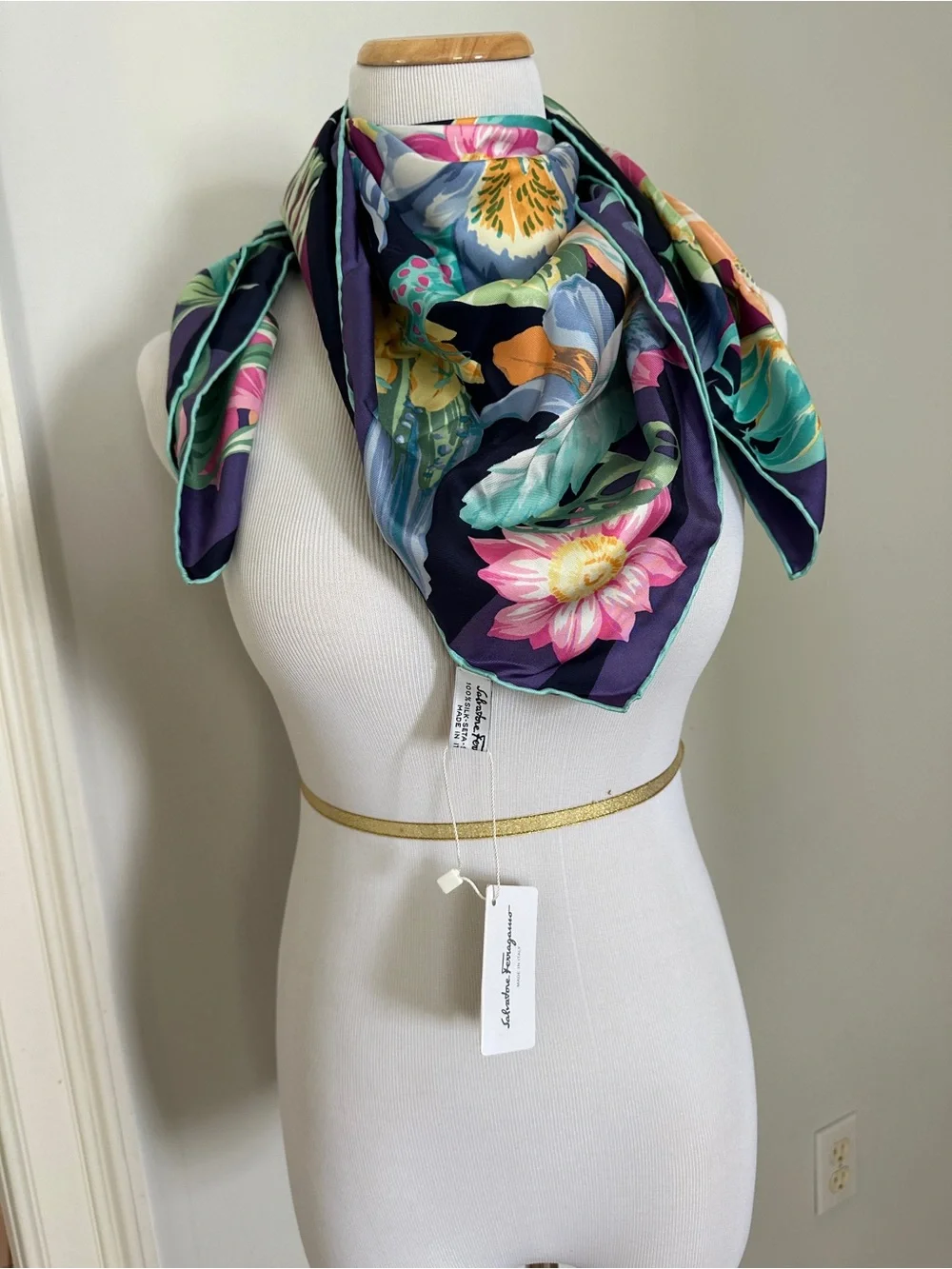 NWT Salvatore Ferragamo 100% silk scarf